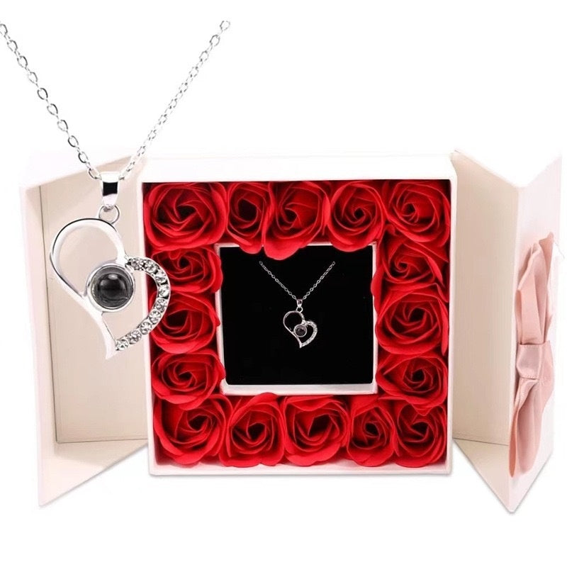I Love You Projection Heart Necklace - gift idea (4)