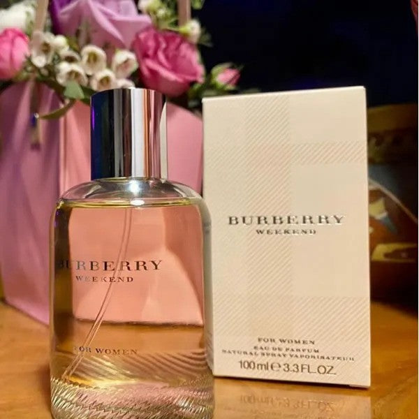 Burberry Weekend Eau De Parfum – Women's Floral Perfume – With Notes of Tangerine, Wild Rose, Iris & Sandalwood – Long Lasting Fragrance