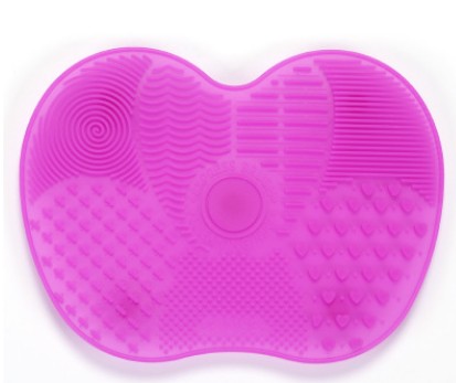 Makeup brush cleaning pad