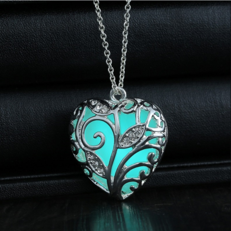 Glowing Heart Pendant Necklace