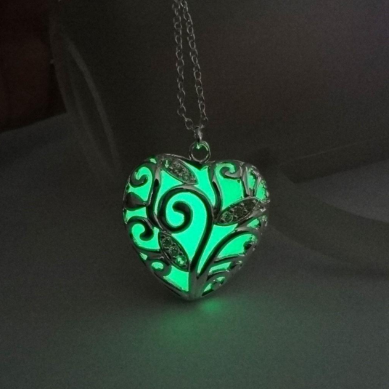 Glowing Heart Pendant Necklace