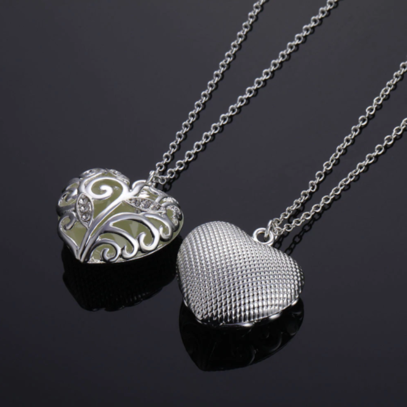 Glowing Heart Pendant Necklace