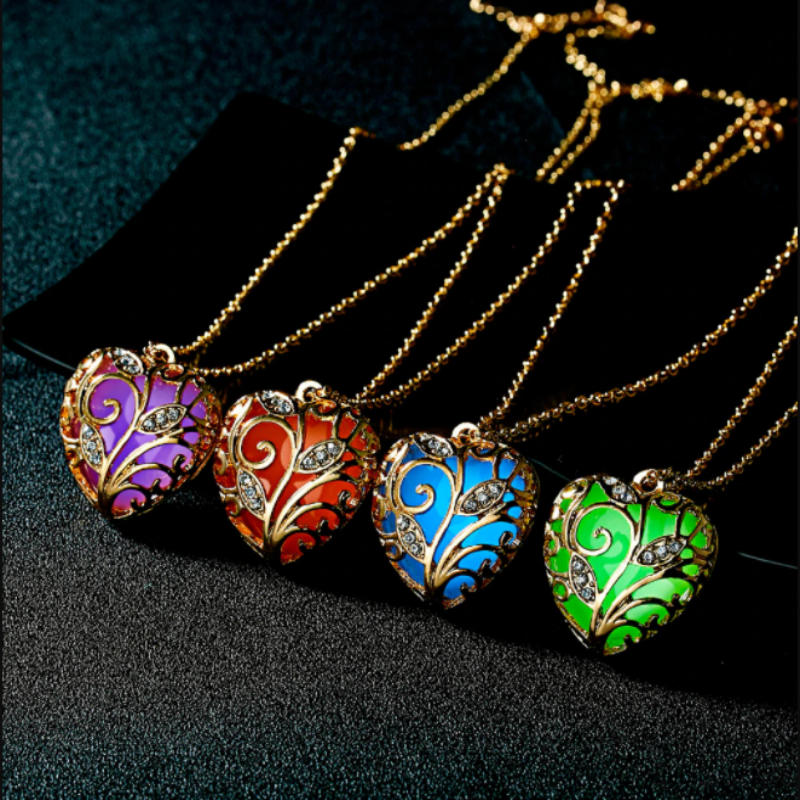 Glowing Heart Pendant Necklace
